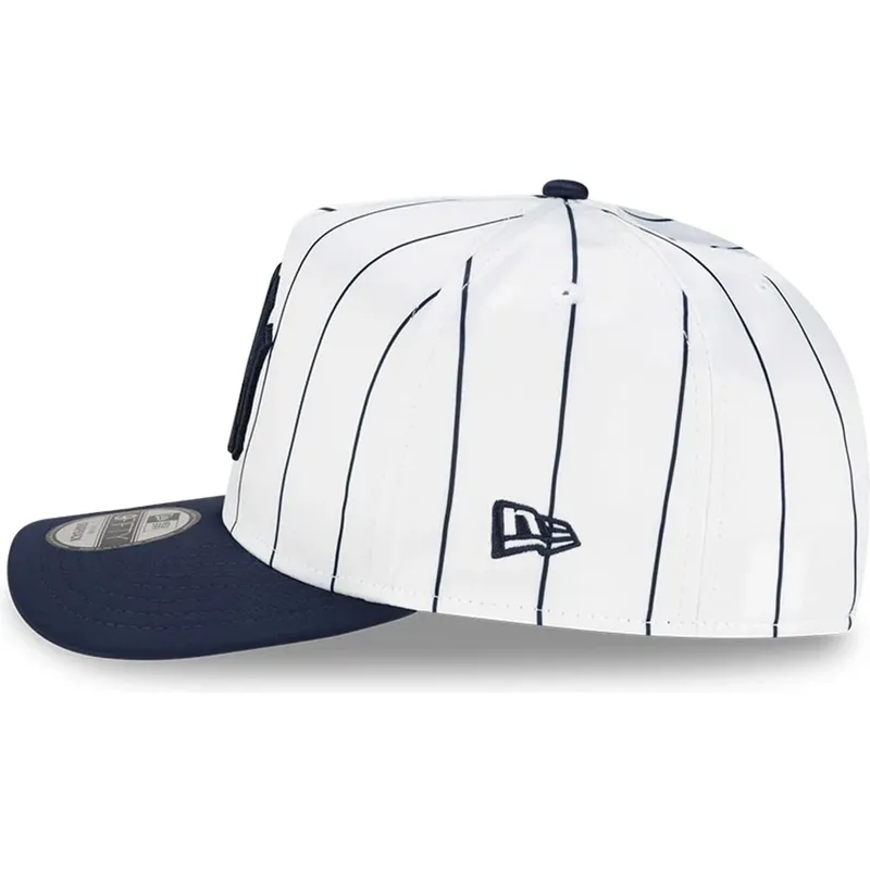 vit-och-marinbla-kurvad-keps-snapback-9fifty-a-frame-satin-pinstripe-new-york-yankees-mlb-fran-new-era