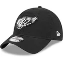 svart-justerbar-bojd-keps-9twenty-stamp-detroit-red-wings-nhl-fran-new-era