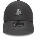 gra-justerbar-bojd-keps-9forty-med-los-angeles-lakers-nba-pin-fran-new-era
