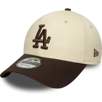 Böjd beige och brun justerbar keps 9FORTY Side Patch från Los Angeles Dodgers MLB av New Era