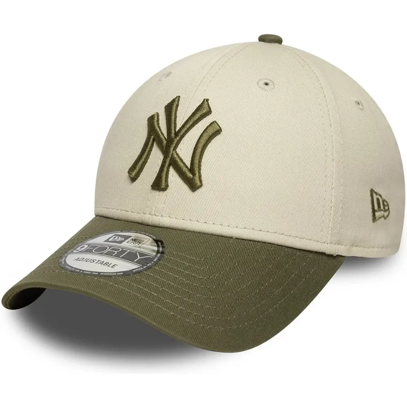 bojd-beige-och-gron-justerbar-keps-9forty-side-patch-fran-new-york-yankees-mlb-av-new-era