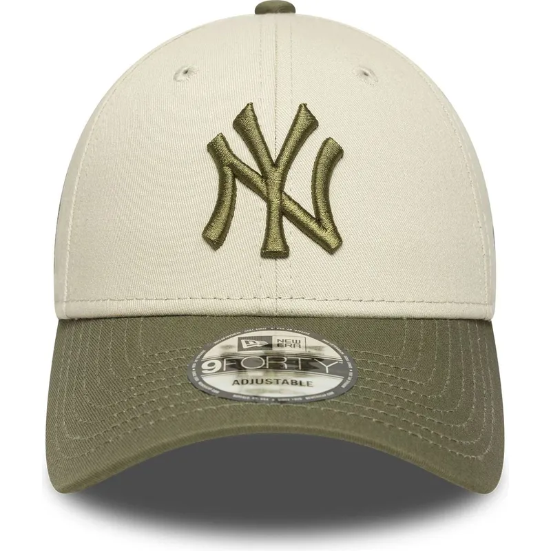 bojd-beige-och-gron-justerbar-keps-9forty-side-patch-fran-new-york-yankees-mlb-av-new-era