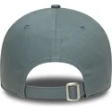 gra-bojd-justerbar-keps-med-gra-logotyp-9forty-league-essential-fran-new-york-yankees-mlb-av-new-era
