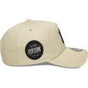 beige-bojd-skarm-snapback-9forty-e-frame-side-patch-keps-new-york-yankees-mlb-fran-new-era