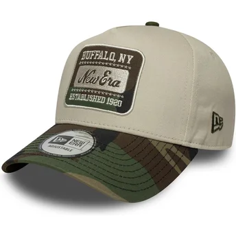 Beige och kamouflageböjd keps snapback 9FORTY E Frame Camo Patch från New Era