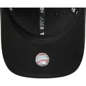 svart-kurvad-snapback-keps-med-svart-logotyp-9forty-m-crown-pu-fran-new-york-yankees-mlb-av-new-era