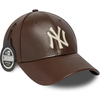 Brun justerbar böjd keps 9FORTY M-Crown Img Leather av New York Yankees MLB från New Era