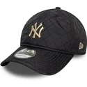 new-york-yankees-mlb-new-era-9twenty-svart-justerbar-bojd-keps-med-beige-logotyp-quiltad