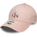justerbar-rosa-bojd-keps-for-kvinnor-9forty-metallic-logo-new-york-yankees-mlb-fran-new-era