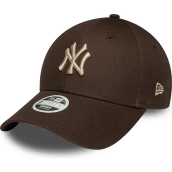 Brun böjd justerbar keps för dam med beige logotyp 9FORTY League Essential från New York Yankees MLB av New Era