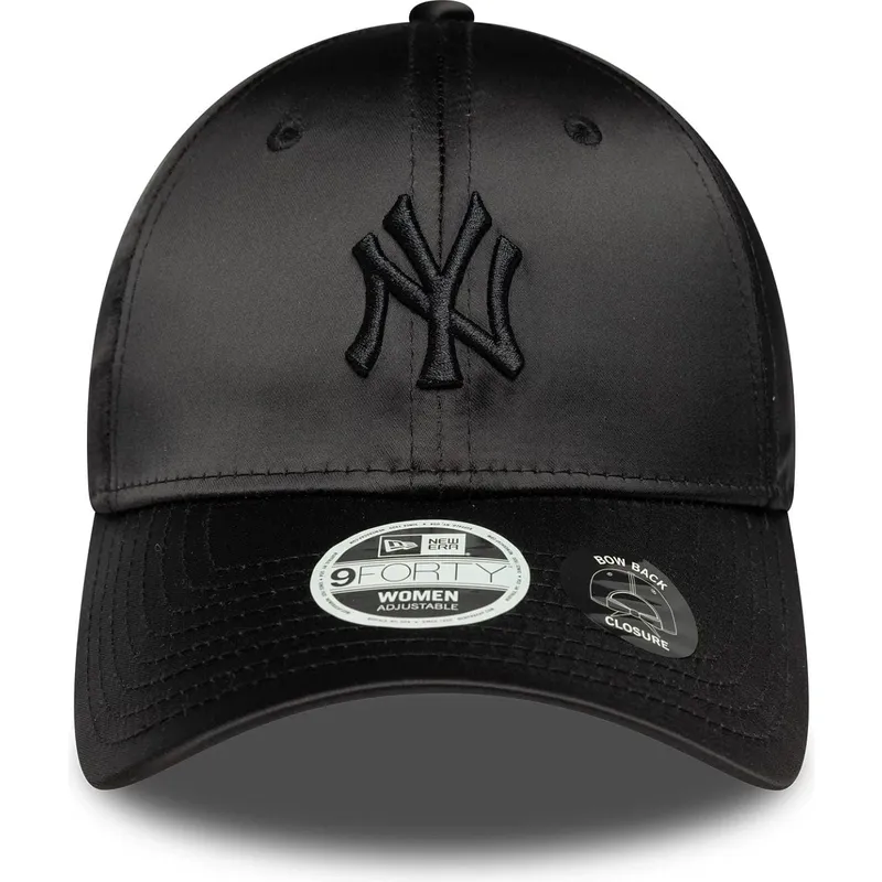 svart-justerbar-kurvad-keps-for-dam-med-svart-logotyp-9forty-satin-bow-back-fran-new-york-yankees-mlb-av-new-era