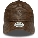 brun-bojd-justerbar-keps-for-dam-med-brunt-9twenty-worn-pu-logotyp-fran-new-york-yankees-mlb-av-new-era