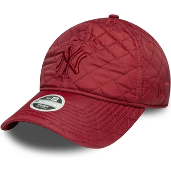 New York Yankees MLB New Era 9TWENTY Padded röd justerbar böjd keps för kvinnor med röd logotyp