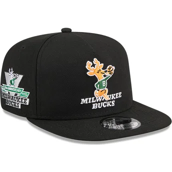 Svart platt snapbackkeps 9FIFTY A Frame Hardwood Classics Milwaukee Bucks NBA från New Era