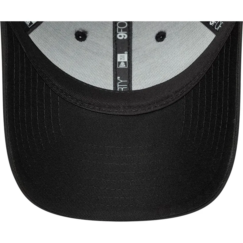 svart-justerbar-fc-barcelona-laliga-9forty-reflective-bojd-keps-fran-new-era