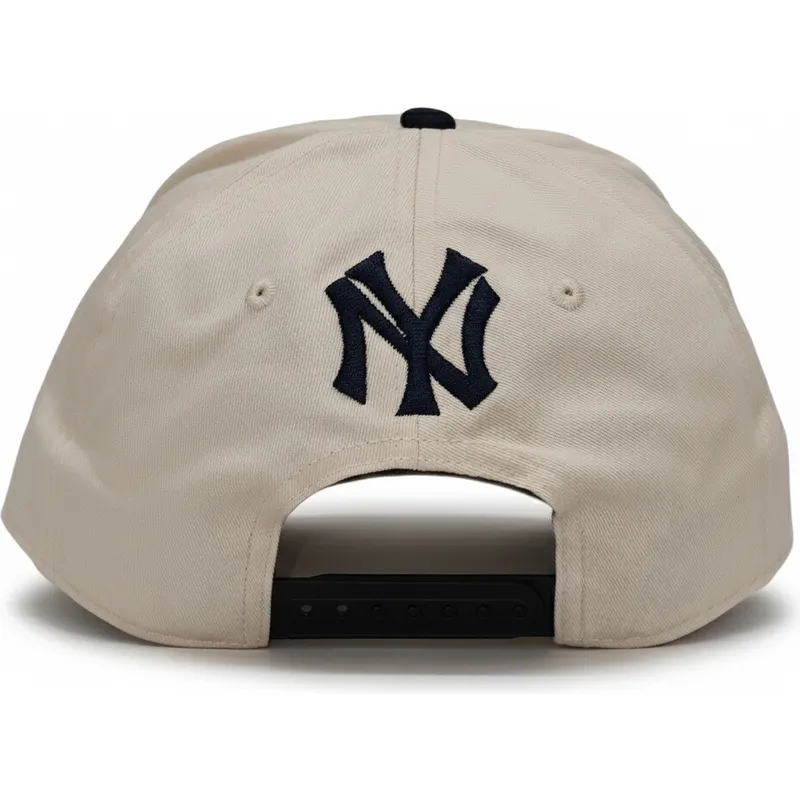 beige-och-svart-snapback-rise-structured-new-york-yankees-mlb-keps-fran-nike
