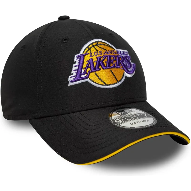 svart-justerbar-bojd-keps-9forty-microfibre-fran-los-angeles-lakers-nba-av-new-era