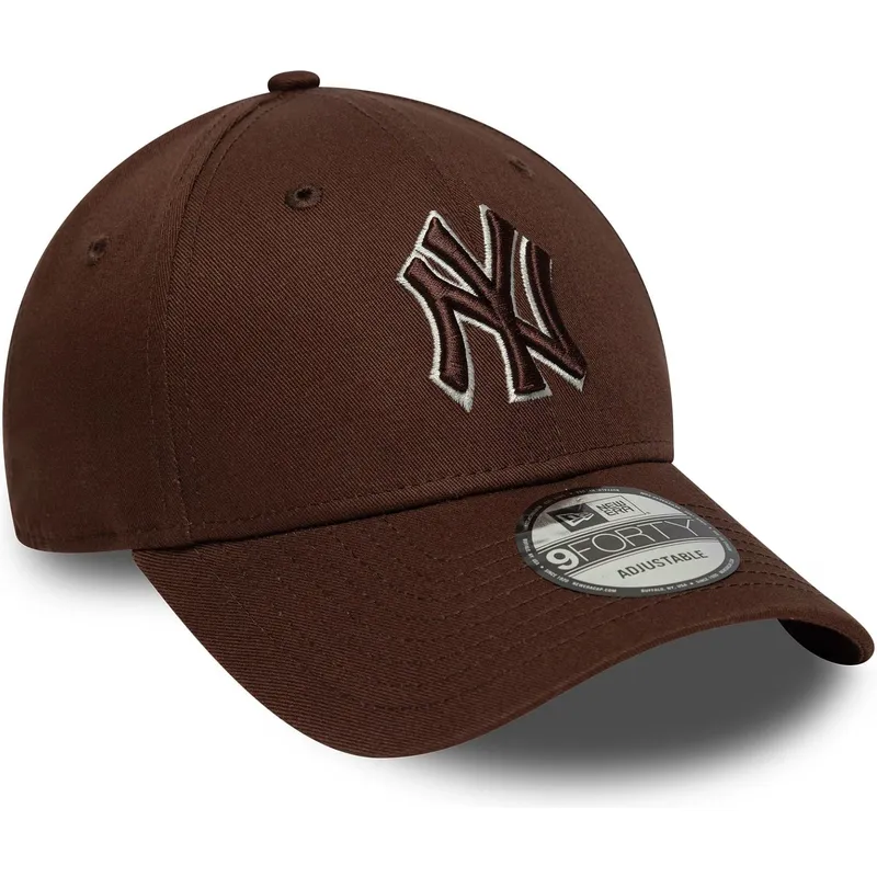 brun-bojd-justerbar-keps-med-brunt-9forty-outline-logotyp-fran-new-york-yankees-mlb-av-new-era
