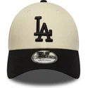 bojd-beige-och-svart-justerbar-keps-9forty-colour-block-fran-los-angeles-dodgers-mlb-av-new-era