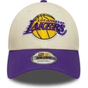 gorra-curva-beige-y-violeta-ajustable-9forty-colour-block-de-los-angeles-lakers-nba-de-new-era