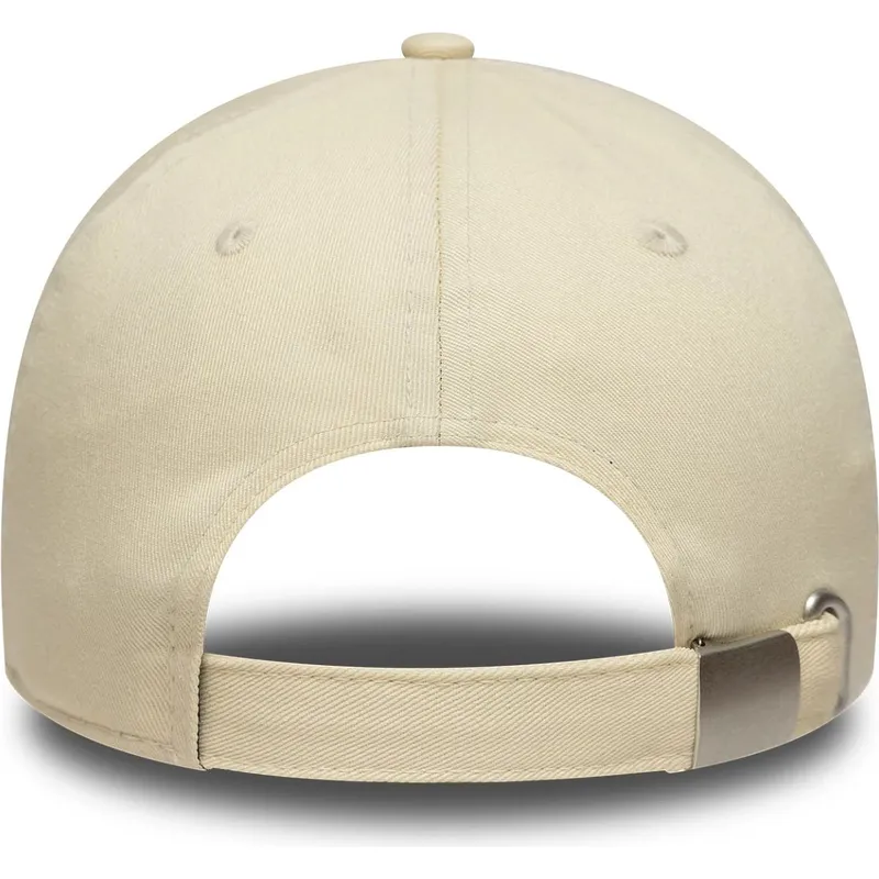 beige-bojd-justerbar-keps-9forty-essential-vespa-piaggio-fran-new-era