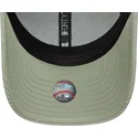 ljusgron-justerbar-kurvad-keps-med-gron-logotyp-for-dam-9forty-m-crown-pastel-cord-fran-new-york-yankees-mlb-av-new-era