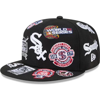 Svart platt keps justerad 59FIFTY All Over Logos från Chicago White Sox MLB av New Era