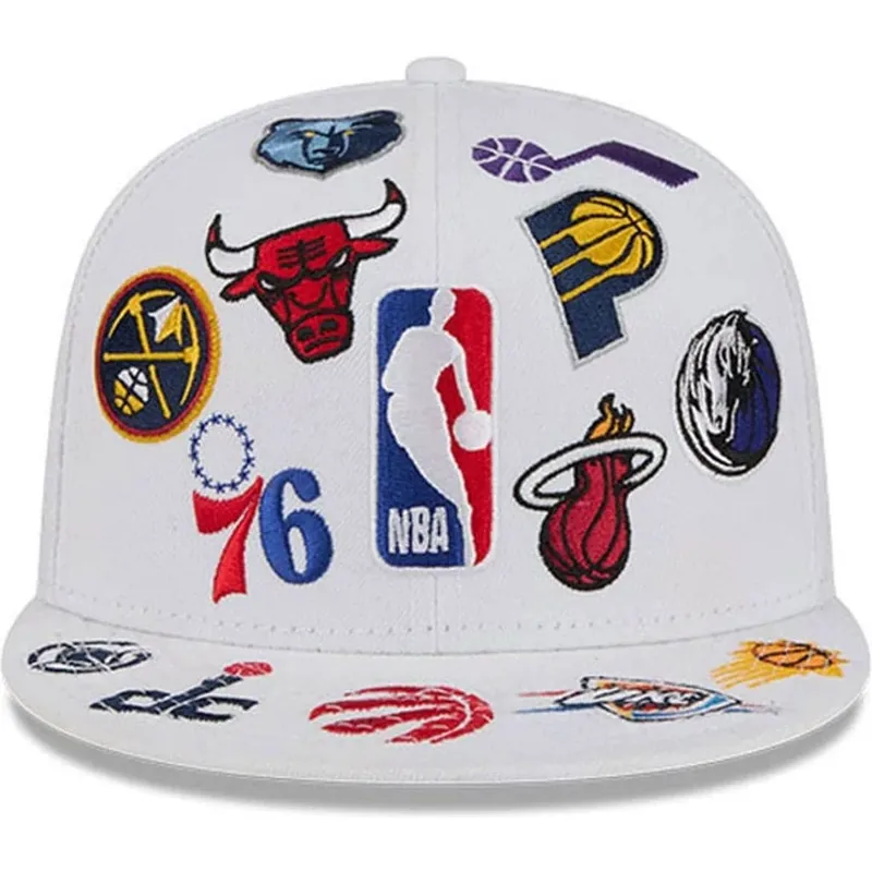 vit-platt-keps-justerad-59fifty-all-over-fran-nba-av-new-era