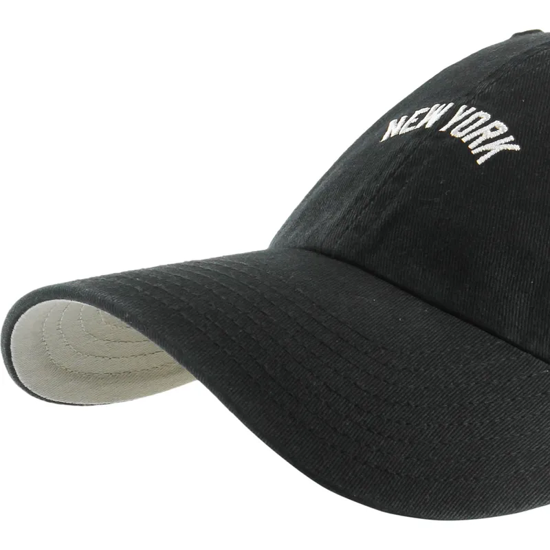 gorra-curva-negra-ajustable-clean-up-base-runner-script-de-new-york-yankees-mlb-de-47-brand