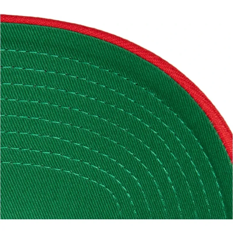 vit-och-rod-kurvad-keps-snapback-team-2-tone-20-pro-fran-chicago-bulls-nba-av-mitchell-ness