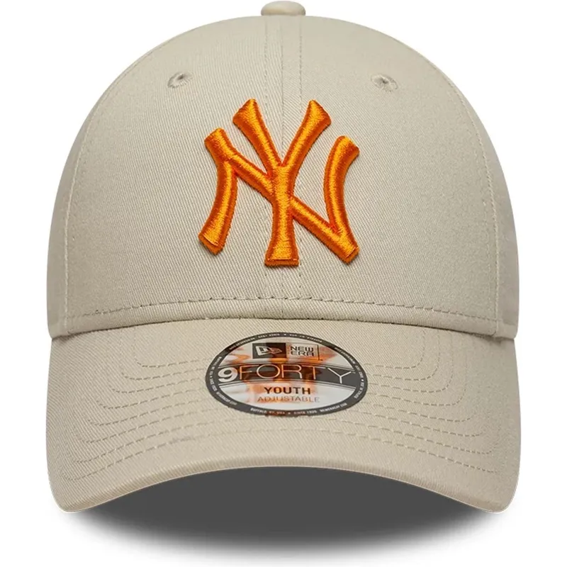 bojd-beige-justerbar-keps-med-orange-logotyp-for-barn-9forty-league-essential-fran-new-york-yankees-mlb-av-new-era