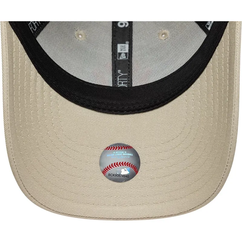 bojd-beige-justerbar-keps-med-orange-logotyp-for-barn-9forty-league-essential-fran-new-york-yankees-mlb-av-new-era