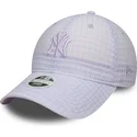 bojd-justerbar-lila-keps-med-lila-logotyp-for-dam-9twenty-seersucker-new-york-yankees-mlb-fran-new-era