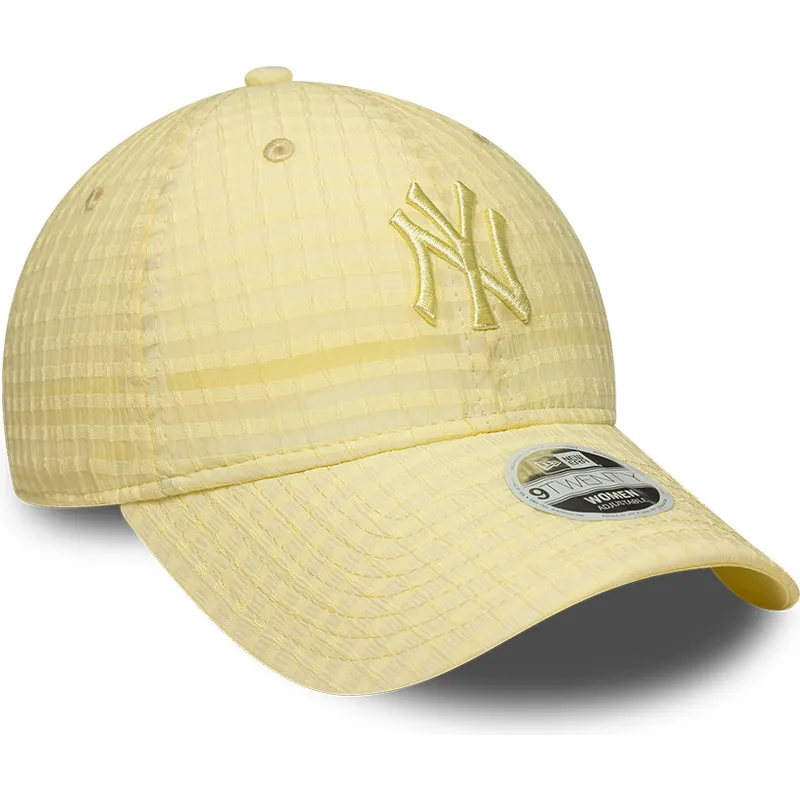 gul-bojd-justerbar-keps-med-gul-logotyp-for-dam-9twenty-seersucker-fran-new-york-yankees-mlb-av-new-era
