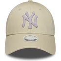 bojd-beige-justerbar-keps-for-dam-9forty-metallic-fran-new-york-yankees-mlb-av-new-era