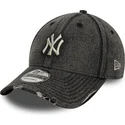 svart-bojd-justerbar-keps-9forty-acid-wash-denim-fran-new-york-yankees-mlb-av-new-era