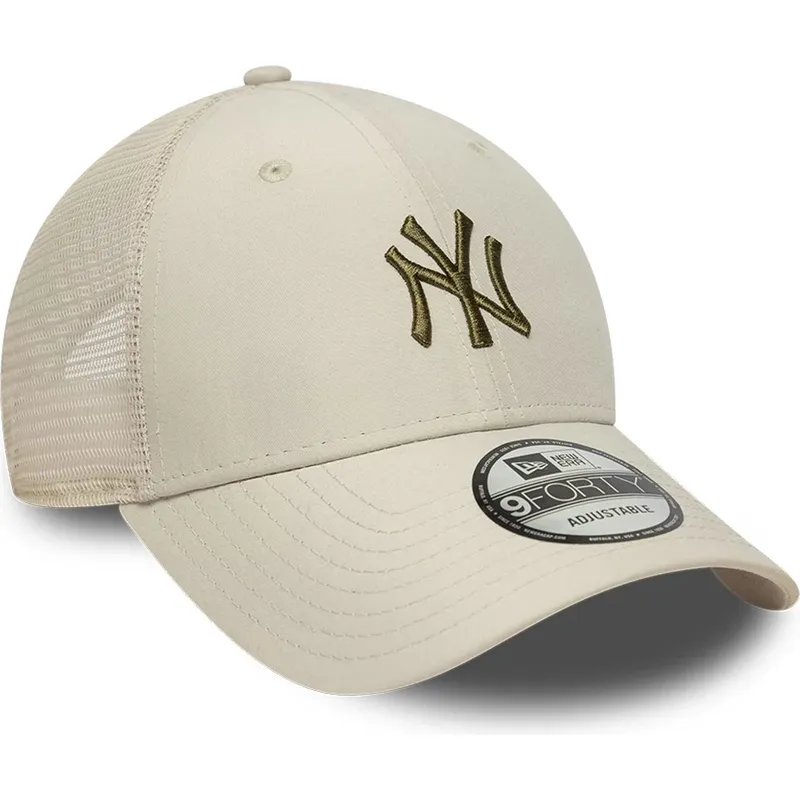 beige-justerbar-trucker-keps-med-gront-logotyp-9forty-homefield-midi-fran-new-york-yankees-mlb-av-new-era