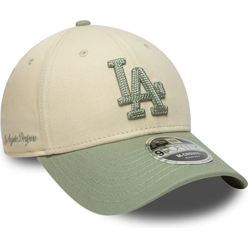 beige-och-gron-kurvad-keps-snapback-med-gront-9forty-m-crown-side-script-logotyp-fran-los-angeles-dodgers-mlb-av-new-era