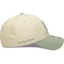 beige-och-gron-kurvad-keps-snapback-med-gront-9forty-m-crown-side-script-logotyp-fran-los-angeles-dodgers-mlb-av-new-era