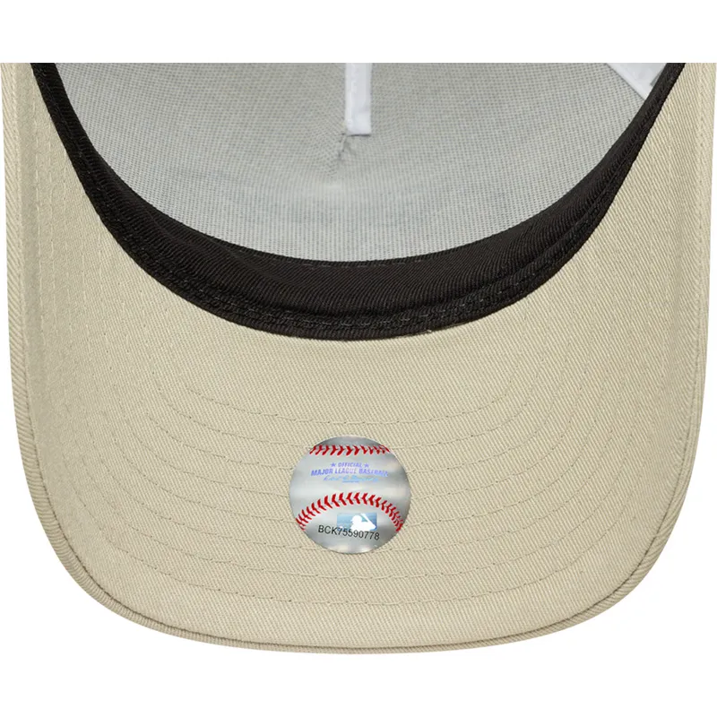 beige-trucker-keps-9forty-m-crown-a-frame-new-york-yankees-mlb-fran-new-era