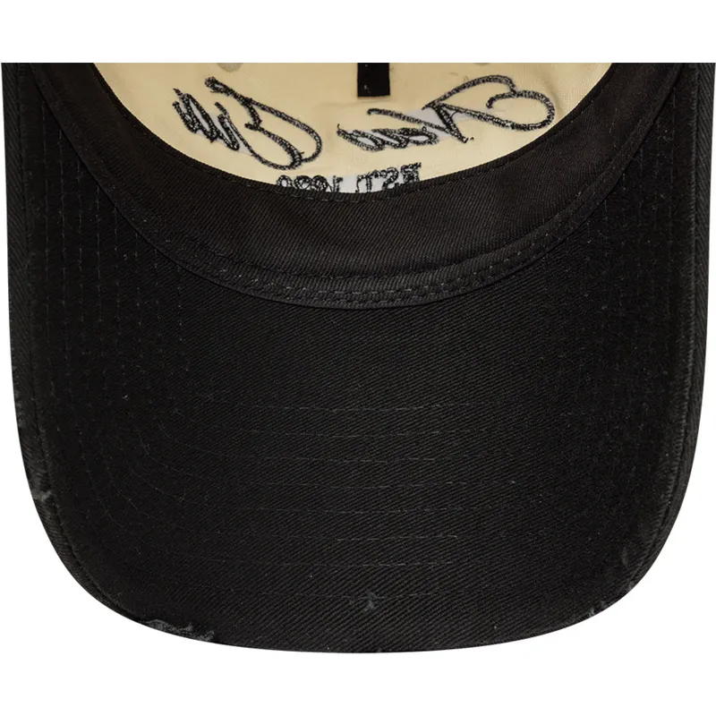 bojd-beige-och-svart-justerbar-keps-9twenty-wash-distress-a-frame-fran-new-era