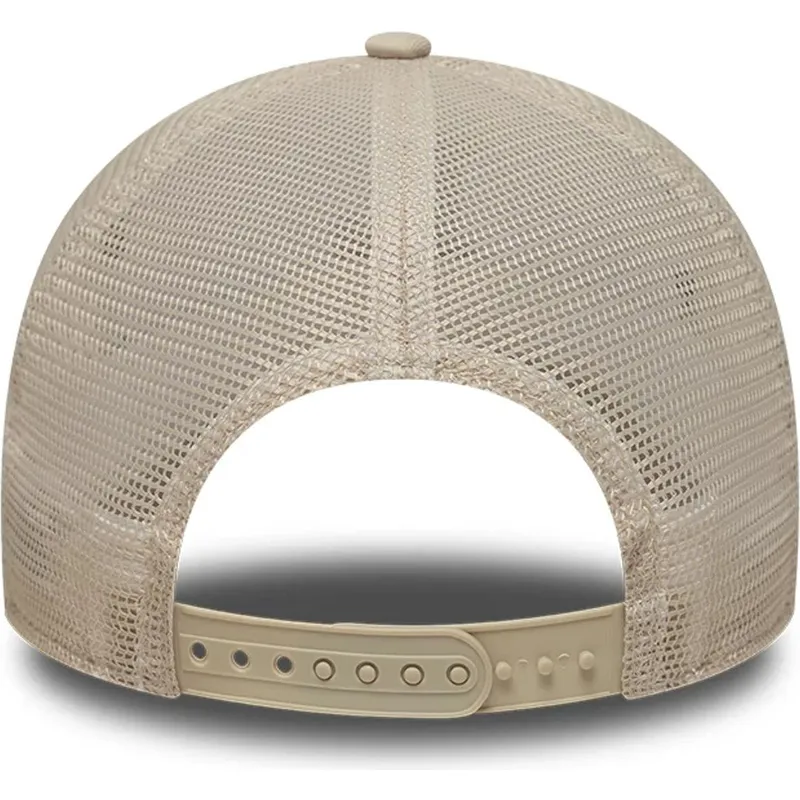 beige-och-vit-trucker-keps-med-beige-logotyp-a-frame-league-essential-fran-los-angeles-dodgers-mlb-av-new-era