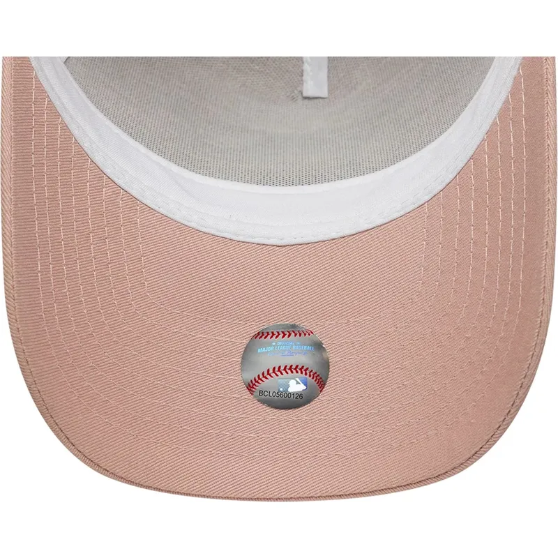 rosa-trucker-keps-med-rosa-a-frame-outline-logotyp-fran-new-york-yankees-mlb-av-new-era