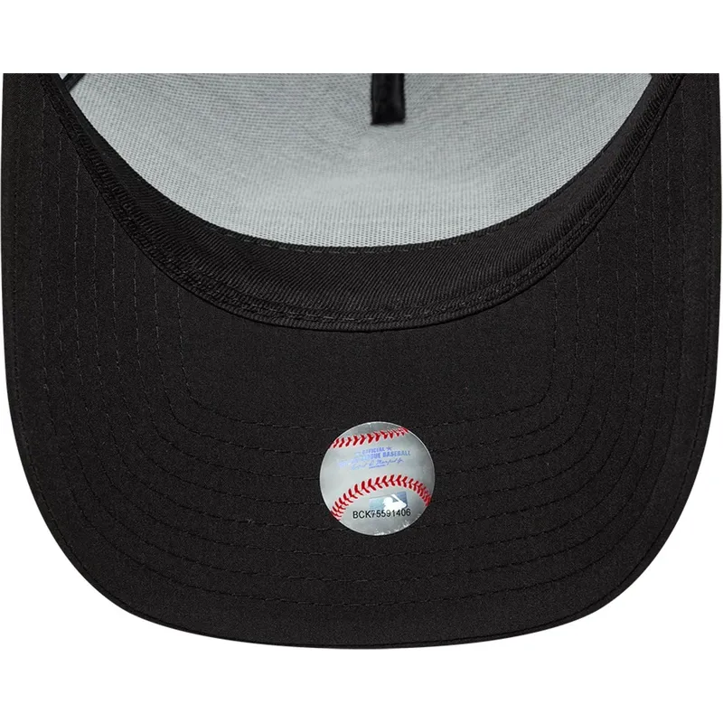 svart-trucker-keps-med-svart-logotyp-a-frame-sport-fran-seattle-mariners-mlb-av-new-era