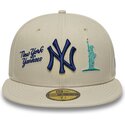 gorra-plana-beige-ajustada-con-logo-azul-marino-59fifty-city-icon-de-new-york-yankees-de-new-era