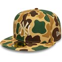 platt-keps-kamouflage-justerad-med-beige-logotyp-59fifty-camo-new-york-yankees-mlb-fran-new-era