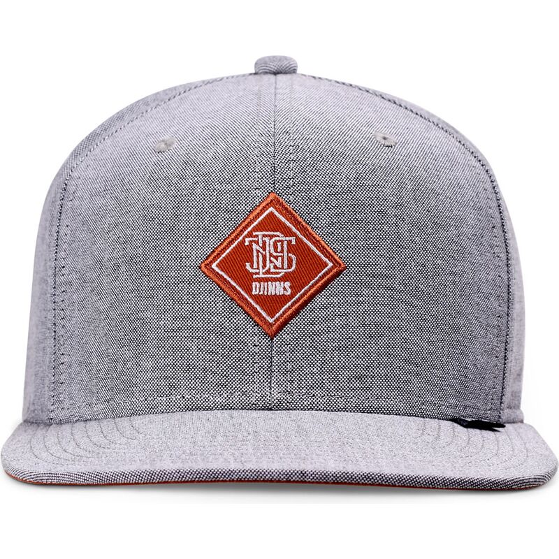 gra-platt-snapback-keps-med-rod-oxfordcontra-logotyp-fran-djinns