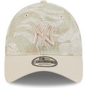 bojd-beige-justerbar-keps-9twenty-leafy-palm-fran-new-york-yankees-mlb-av-new-era