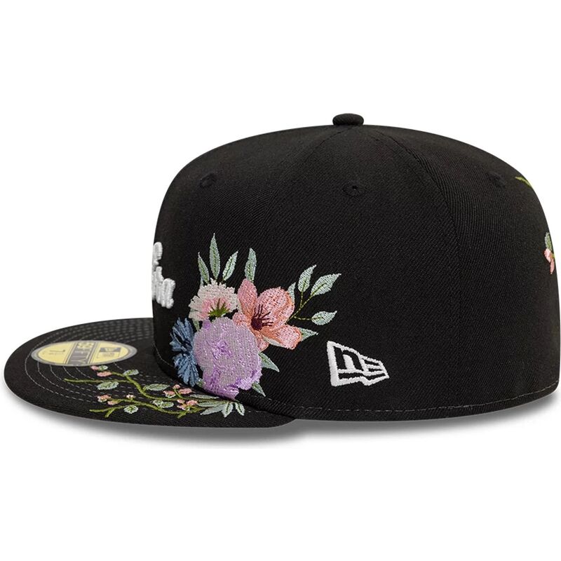 svart-platt-keps-justerad-59fifty-floral-emb-fran-new-era