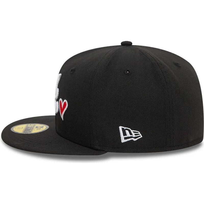 svart-platt-keps-justerad-59fifty-heart-icon-fran-atlanta-braves-mlb-av-new-era